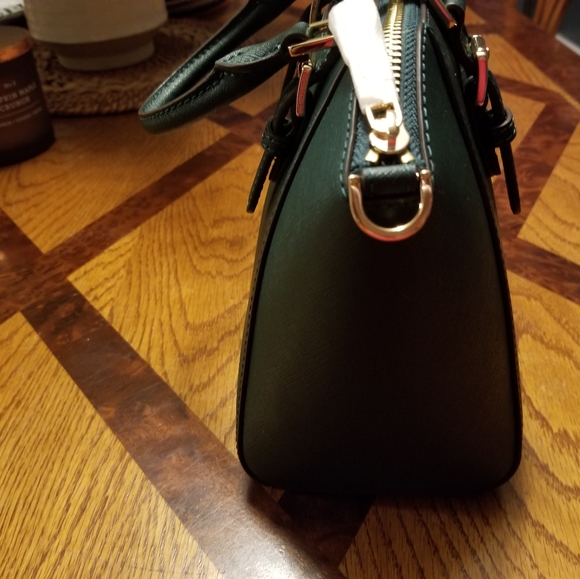 Michael kors small hand bag. Green with gold hardware - Picture 5 of 12